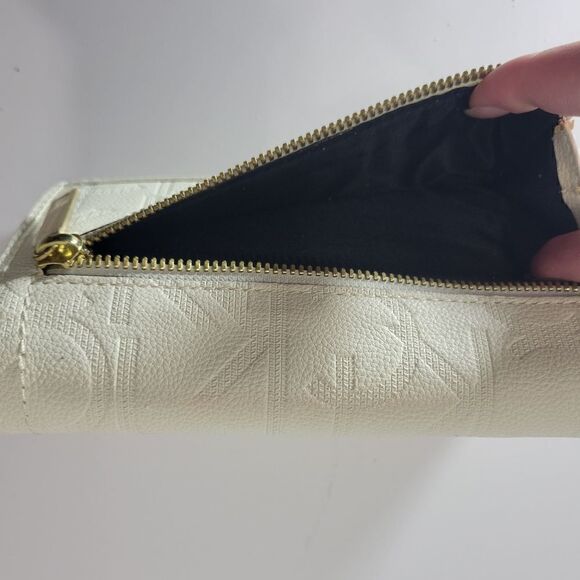 Calvin Klein Cream Wallet - Picture 8 of 15